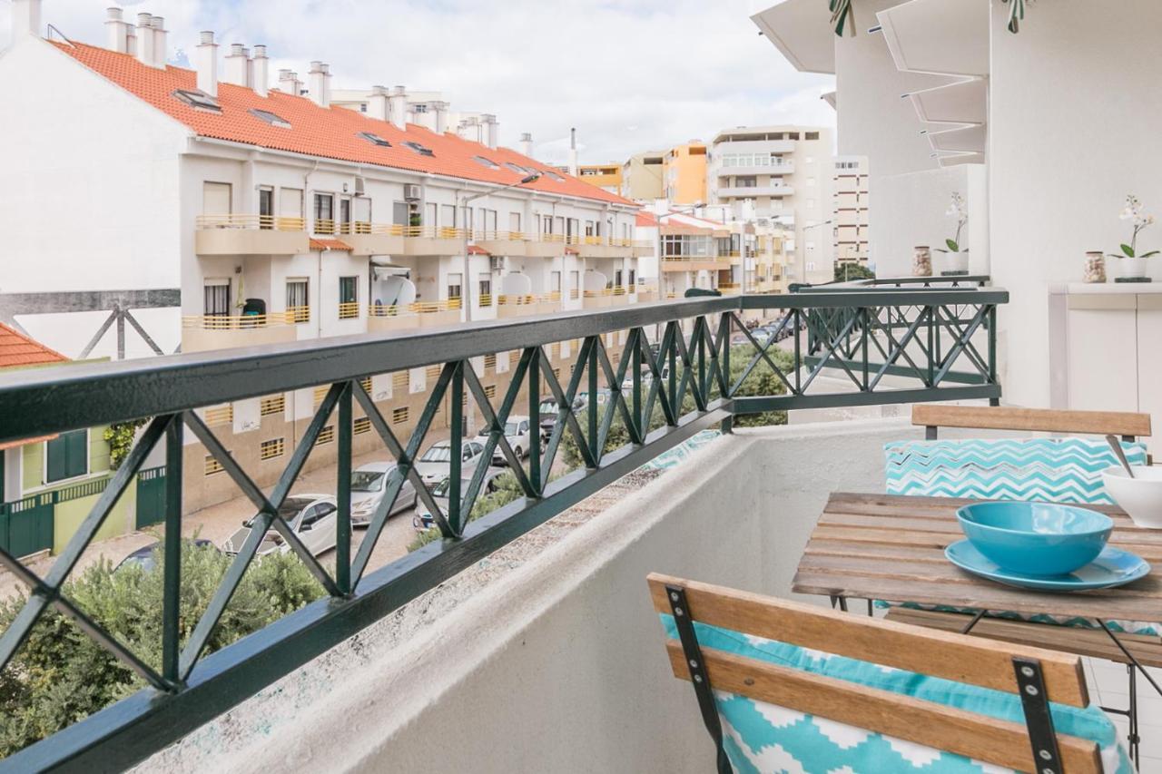 1 Bedroom Beach Apartment With Balcony 2 Min Walk To The Beach! Costa da Caparica Exterior foto