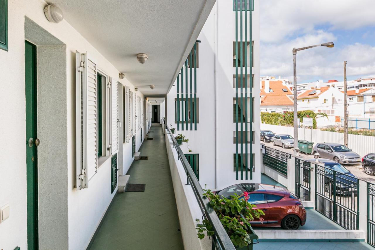 1 Bedroom Beach Apartment With Balcony 2 Min Walk To The Beach! Costa da Caparica Exterior foto
